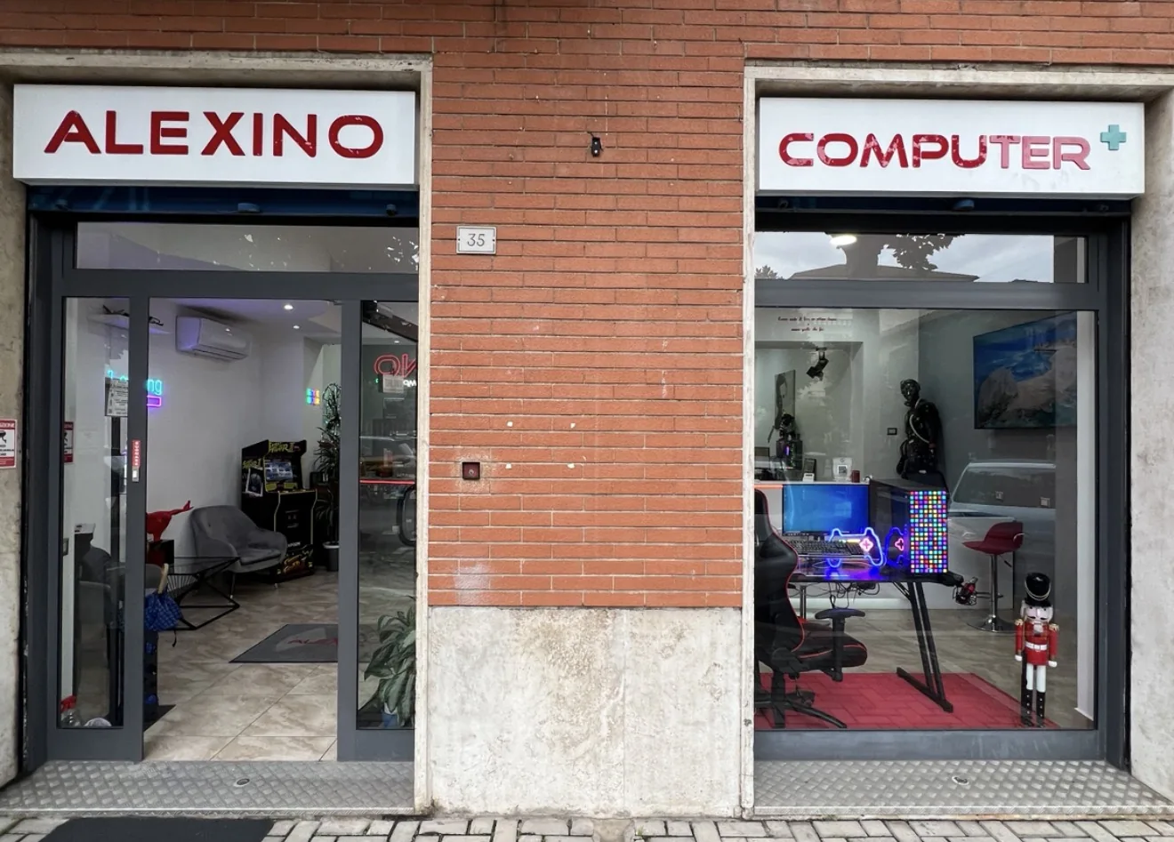 Ingresso Alexino Computer+ in Via Monte Grappa 35/37 a Ciampino